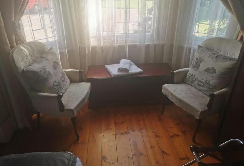 컴포트 룸, Tom S Place Guest House