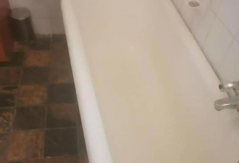 キングサイズベッドのスタンダードルーム, Tom S Place Guest House