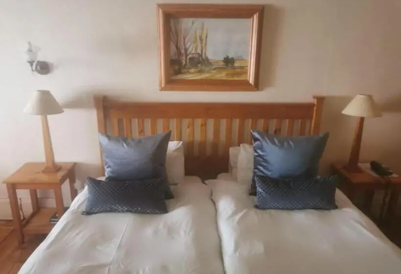 キングサイズベッドのスタンダードルーム, Tom S Place Guest House