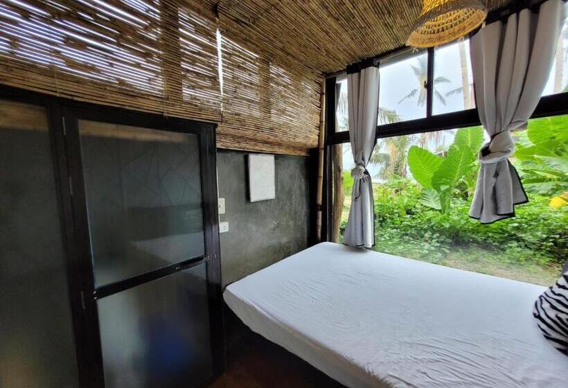 اتاق اکونومی, Tarzan S House