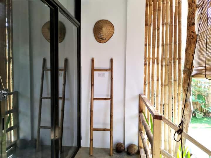 سوئیت با بالکن, Tarzan S House