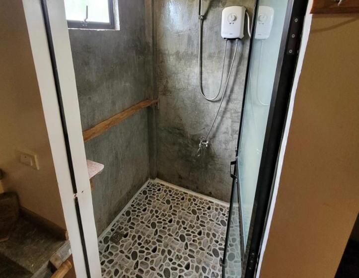 سوئیت با بالکن, Tarzan S House
