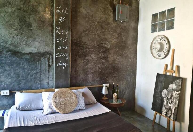 اتاق استاندارد با بالکن, Tarzan S House