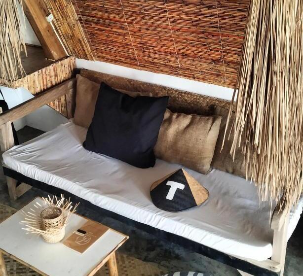 اتاق استاندارد, Tarzan S House