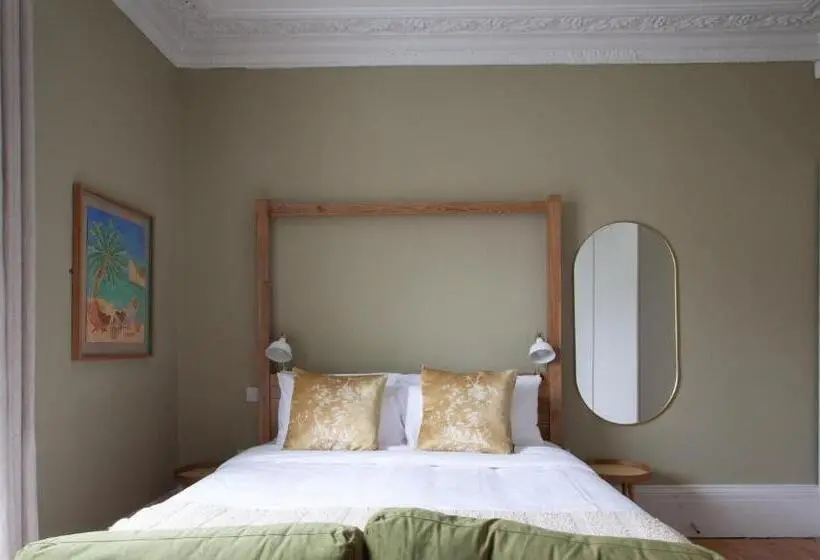 اتاق سوپریور با تخت بزرگ, Lido Townhouse