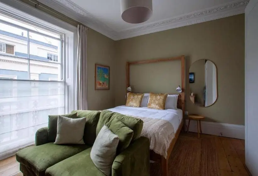 اتاق سوپریور با تخت بزرگ, Lido Townhouse