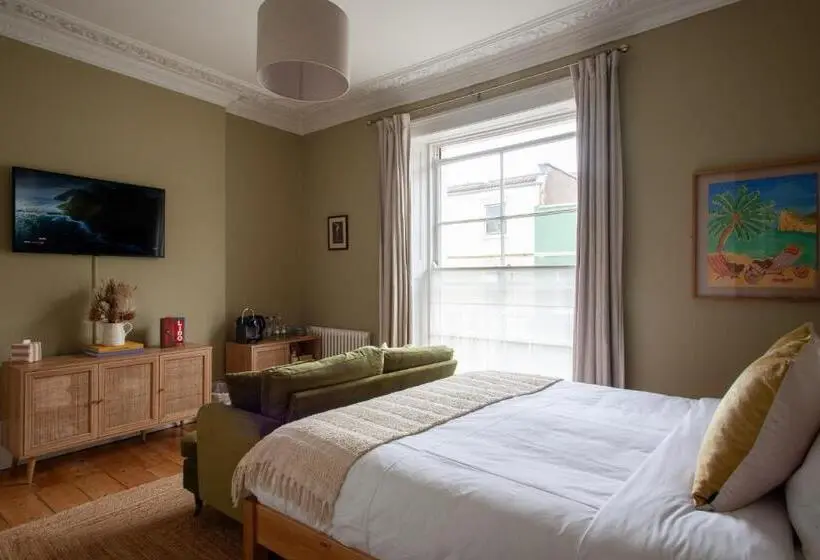 اتاق سوپریور با تخت بزرگ, Lido Townhouse