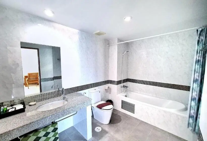 Quarto standart com varanda, Nanthana Villa