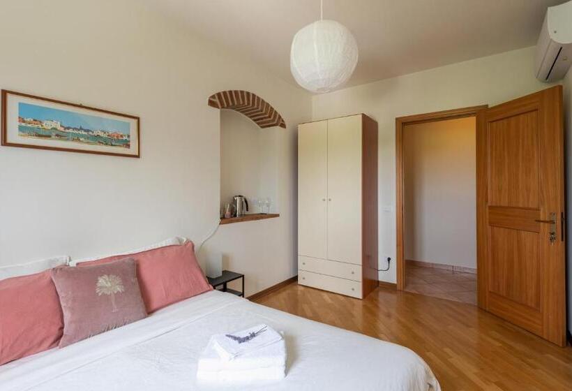 חדר סטנדרט לארבעה, L Antica Colombaia; B&b Room With Private Terrace