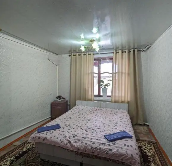 اتاق استاندارد با سرویس بهداشتی مشترک, Olzho Hostel