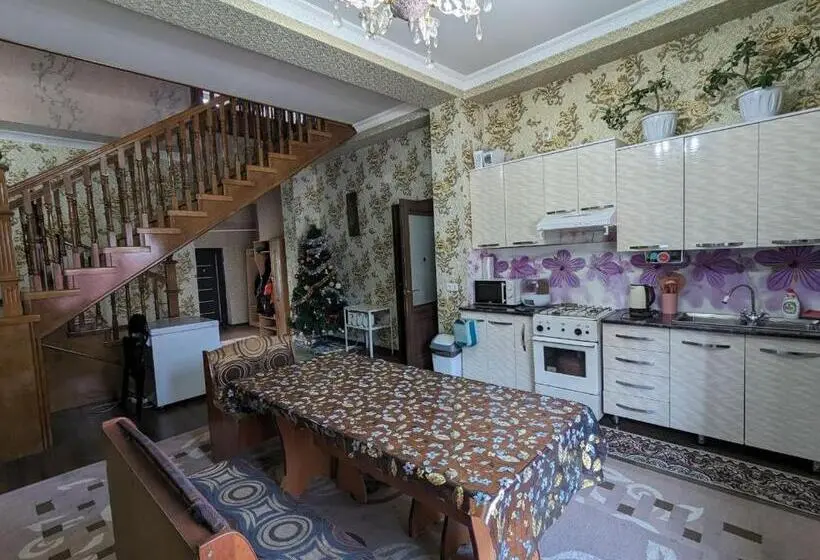 تختخواب در اتاق مشترک, Olzho Hostel