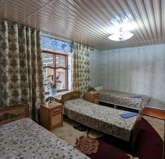 تختخواب در اتاق مشترک, Olzho Hostel