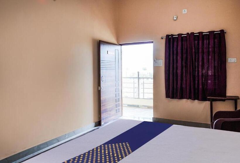 اتاق کلاسیک سه تخته, Spot On Hotel Pragya 5