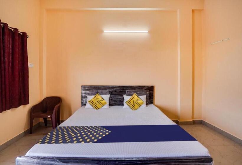 اتاق کلاسیک سه تخته, Spot On Hotel Pragya 5