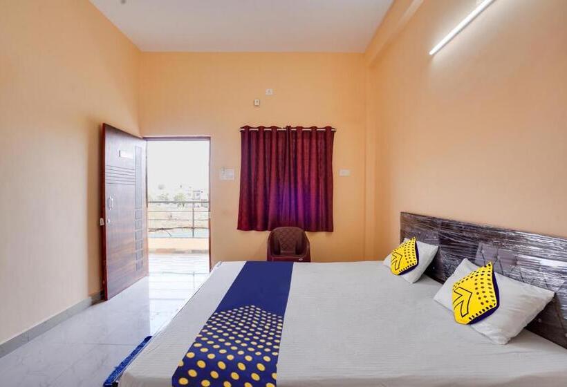 اتاق کلاسیک سه تخته, Spot On Hotel Pragya 5