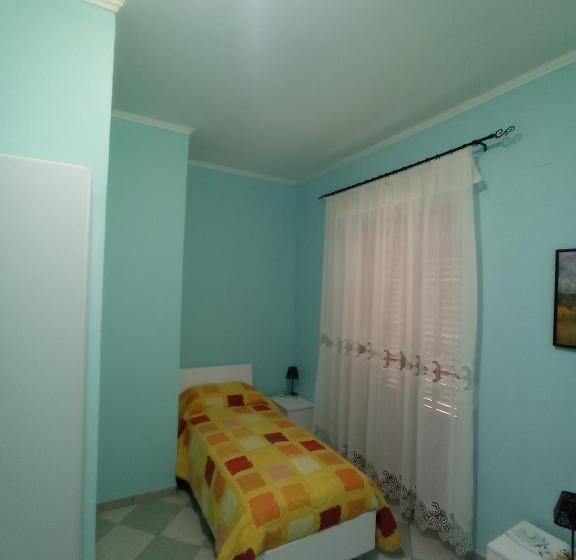 اتاق استاندارد, Casa Nostra
