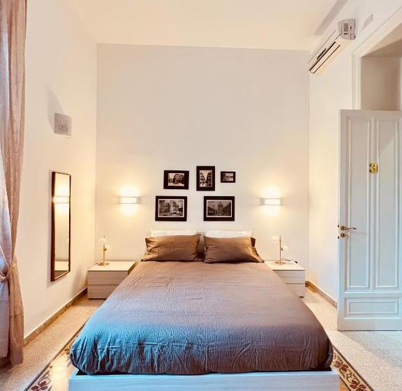 اتاق لوکس با تخت بزرگ, Aristocasa B&b Luxury Rooms