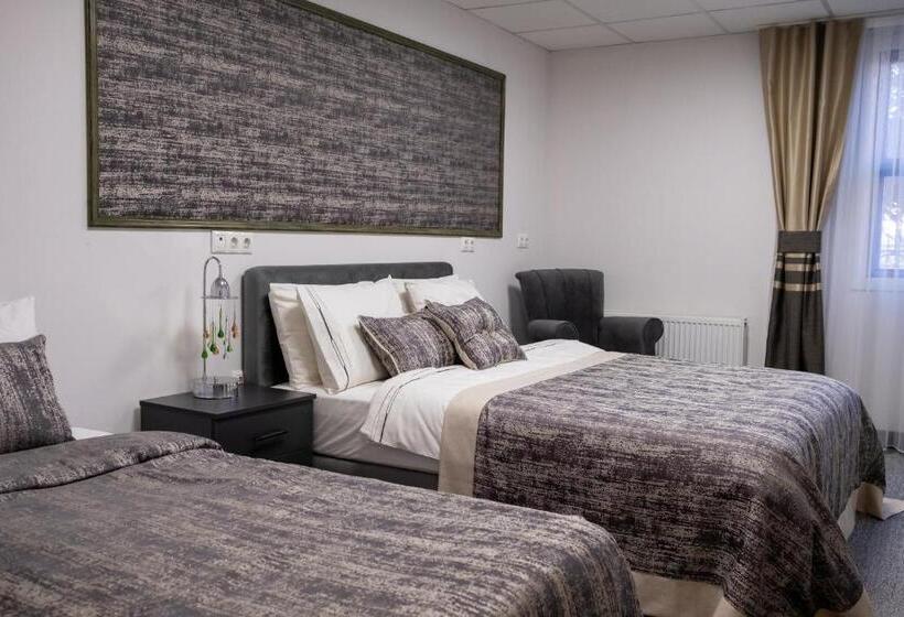 اتاق استاندارد سه نفره, Becanlar Otel