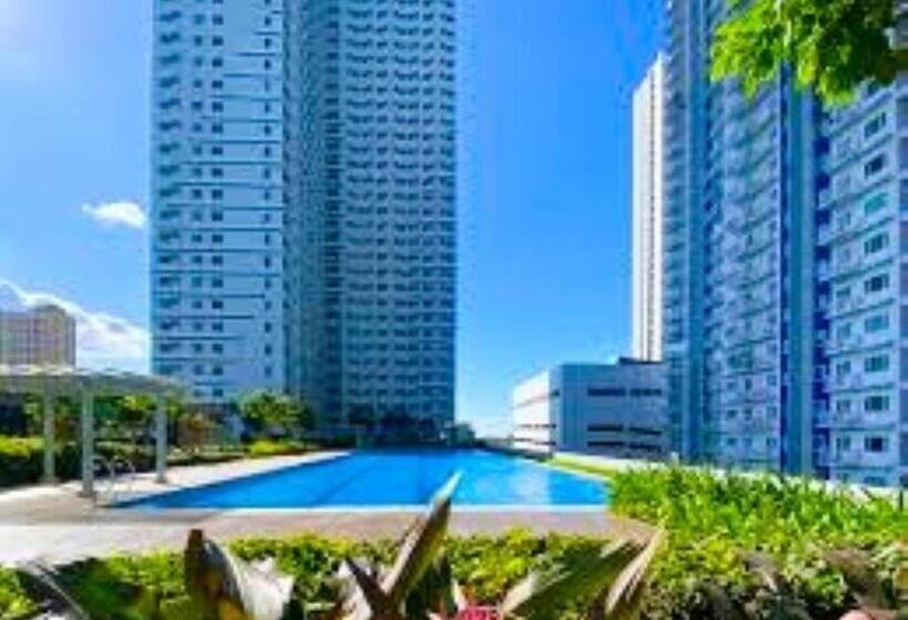 سوییت با چشم‌انداز استخر, Grass Residences   Where Else Sm North