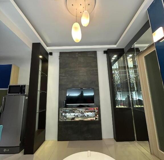 سوییت با چشم‌انداز استخر, Grass Residences   Where Else Sm North