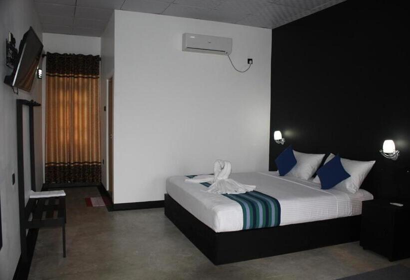 디럭스 룸, Green Lake View Yala Resort