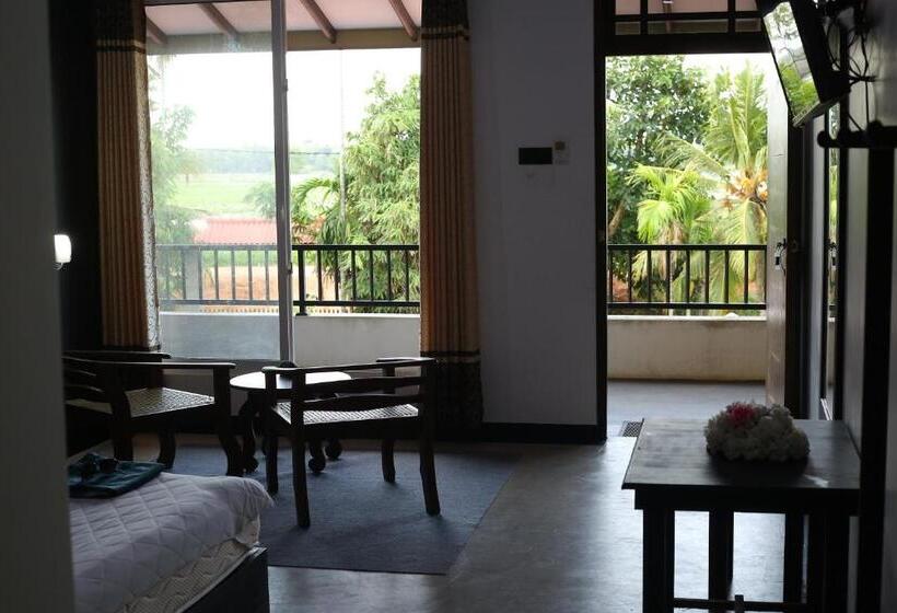 Номер Стандарт Вид на Озеро, Green Lake View Yala Resort
