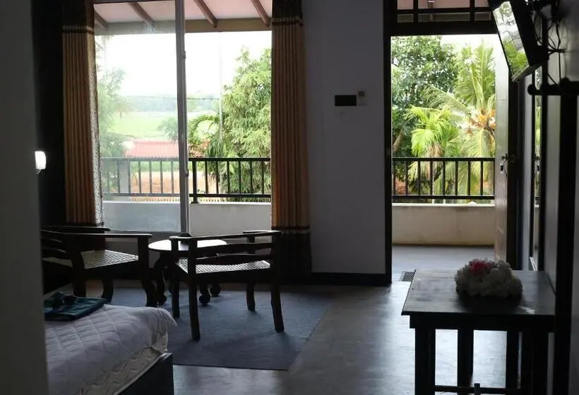 Standard-huone Järvinäkymä, Green Lake View Yala Resort