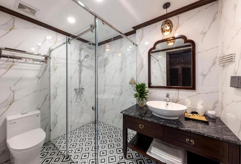 اتاق استاندارد چهارنفره با بالکن, Le Maison Tam Coc Boutique