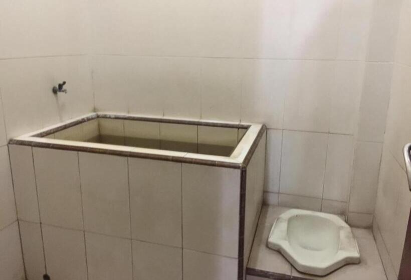 Номер Deluxe, Oyo 93525 Griya Wafira Trenggalek Syariah