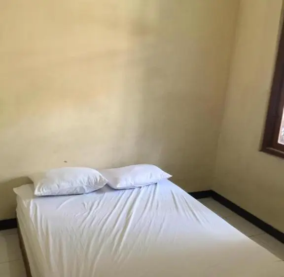 デラックスルーム, Oyo 93525 Griya Wafira Trenggalek Syariah
