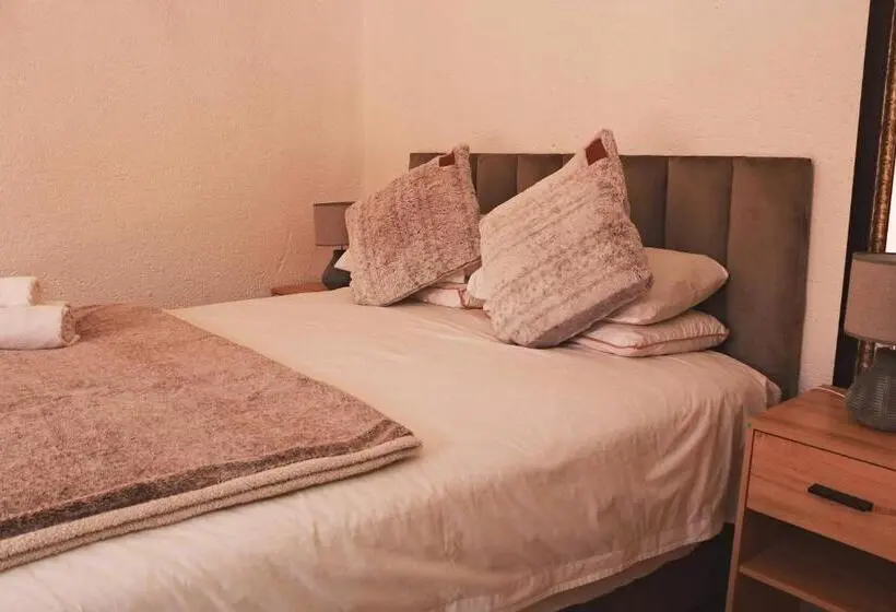 اتاق لوکس, Renosterberg By Klg
