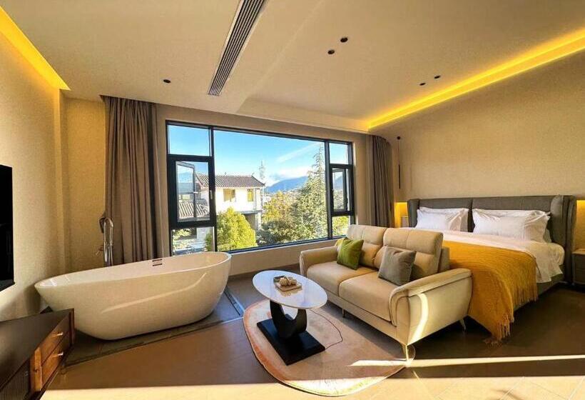 Стандартный Номер Кровать Кинг, Lijiang Painted Mountain Cloud House Boutique B&b