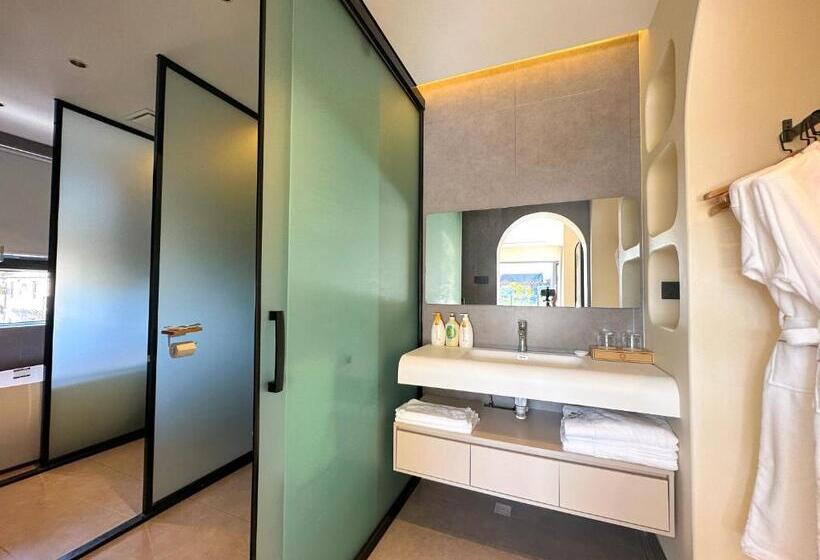 سوئیت پریمیوم, Lijiang Painted Mountain Cloud House Boutique B&b