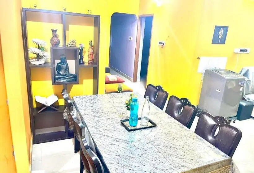 Perhesviitti, Ramkarthik Villa Guest House