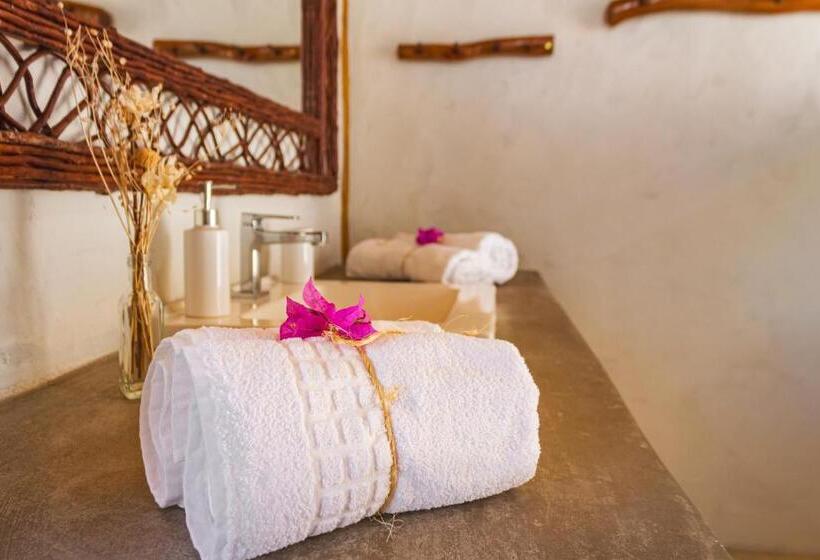 غرفة قياسية ثلاثية, Casa Caroá   Chalé 1