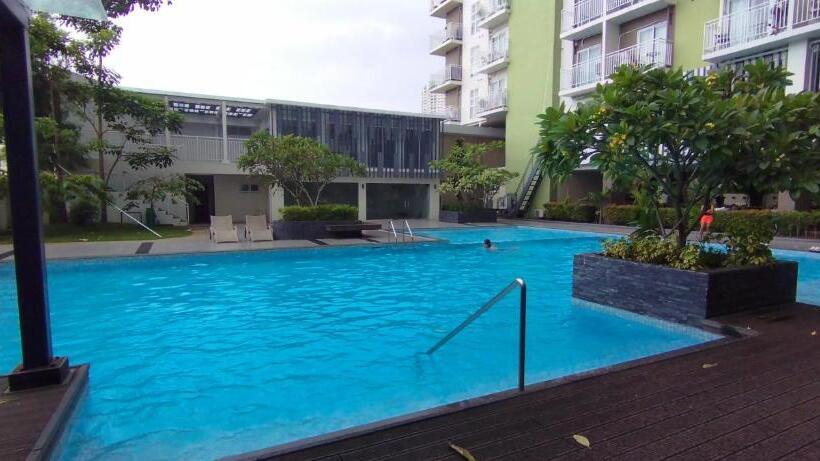 استودیو استاندارد با چشمانداز استخر, Cozy Studio Condo At Mesatierra Garden Residences