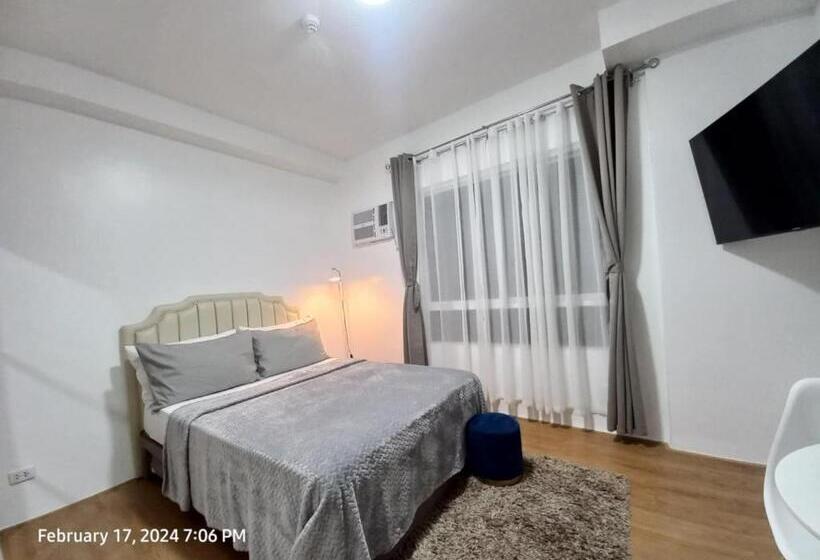 استودیو استاندارد با چشمانداز استخر, Cozy Studio Condo At Mesatierra Garden Residences