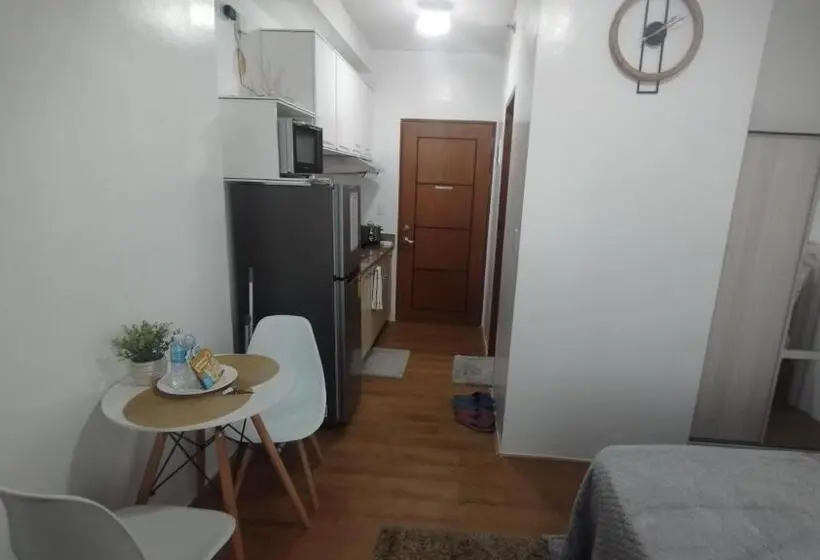Standard-studio Allasnäkymä, Cozy Studio Condo At Mesatierra Garden Residences