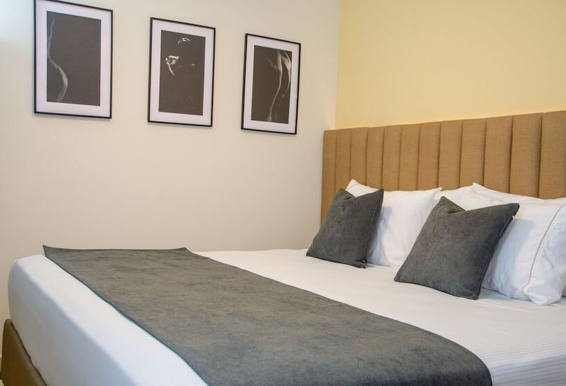 חדר דלוקס, Byhours Las Américas