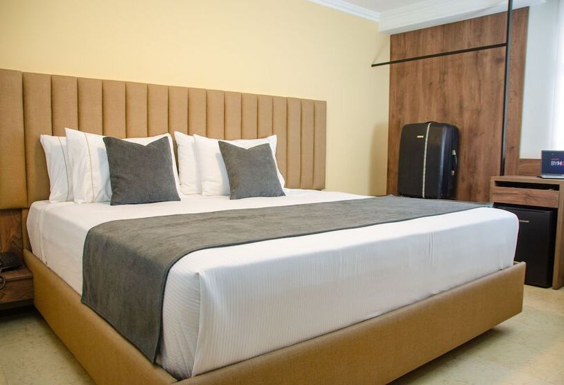 חדר דלוקס, Byhours Las Américas