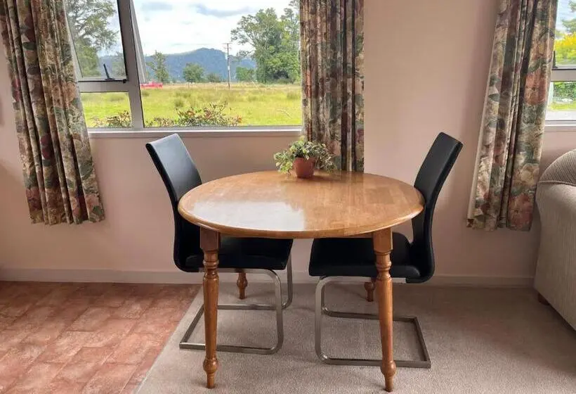 スタンダードスタジオ, Carrickfergus Cottage Unit 1