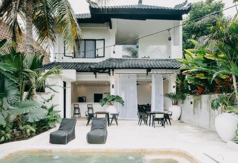 סטודיו דלוקס, Casa Art Ubud