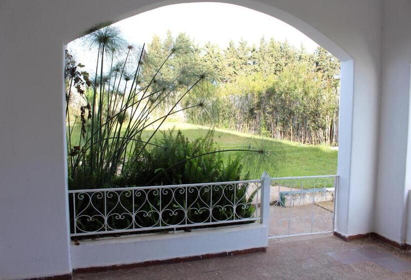 اتاق استاندارد با چشم‌انداز باغ, L Hacienda