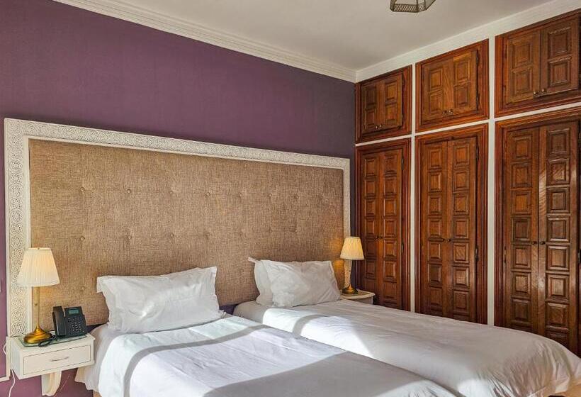 اتاق استاندارد با چشم‌انداز استخر, L Hacienda