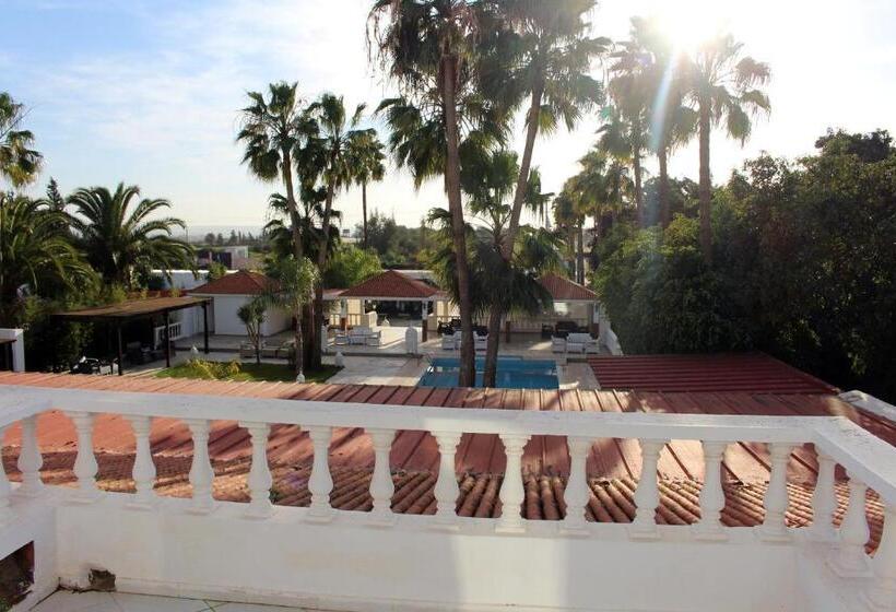 سوییت سوپریور, L Hacienda