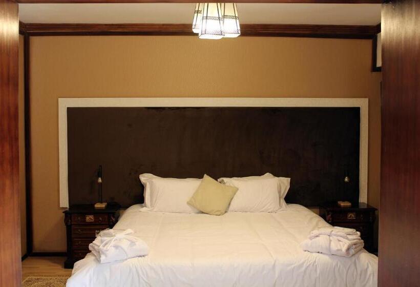 سوییت سوپریور, L Hacienda