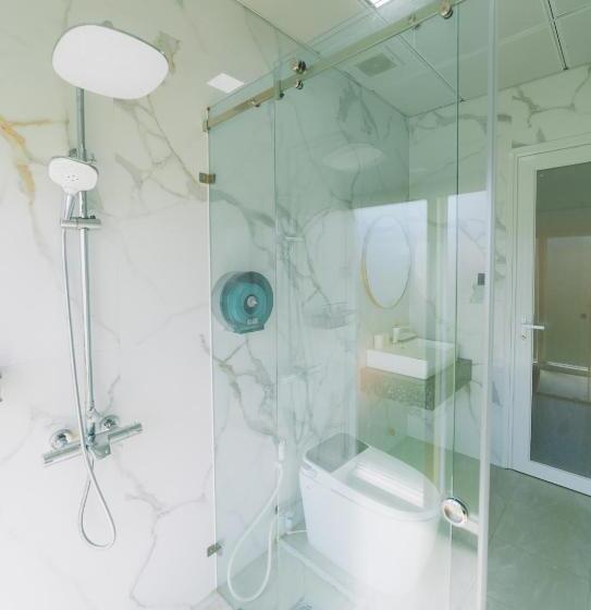 اتاق لوکس با تخت بزرگ, Quy Tai Premium