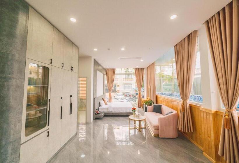 اتاق لوکس با تخت بزرگ, Quy Tai Premium