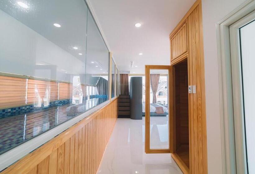 اتاق استاندارد با چشمانداز استخر, Quy Tai Premium