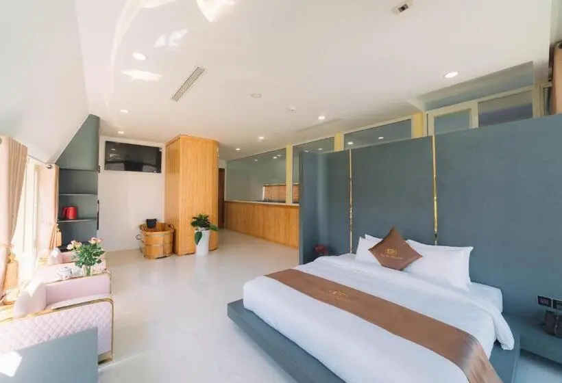 اتاق استاندارد با چشمانداز استخر, Quy Tai Premium
